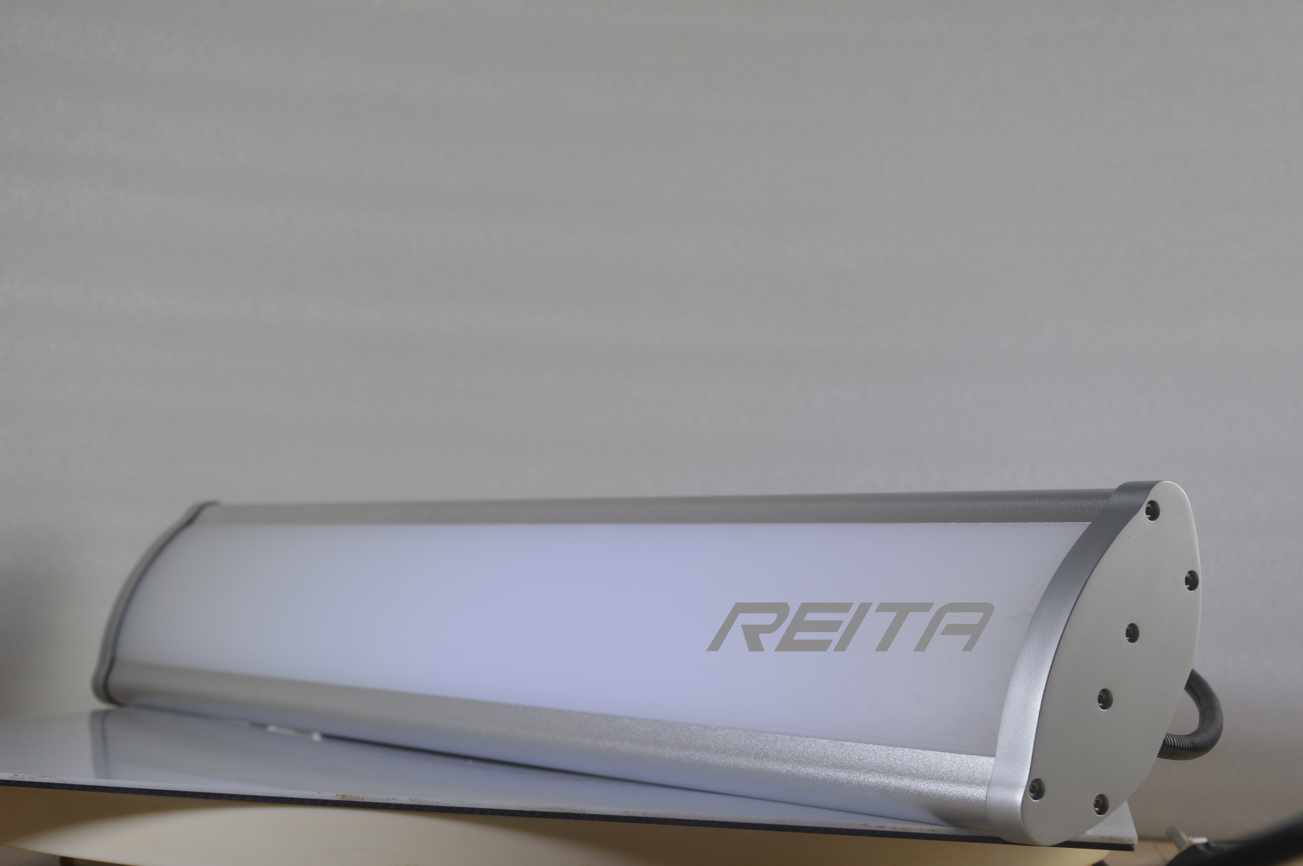 REITA High Quality Duration 1 to 3 Hours Rechargeable With 2700k to 6000k Lighting for Hotel Indoor Home Emergency Light