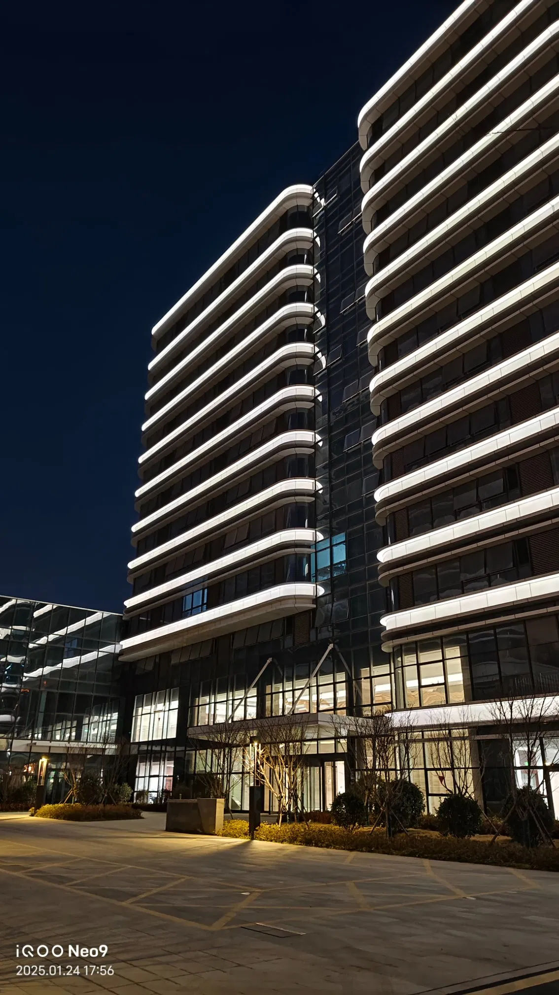 Sustainable LED Wall Wash Lighting System for Modern Architecture