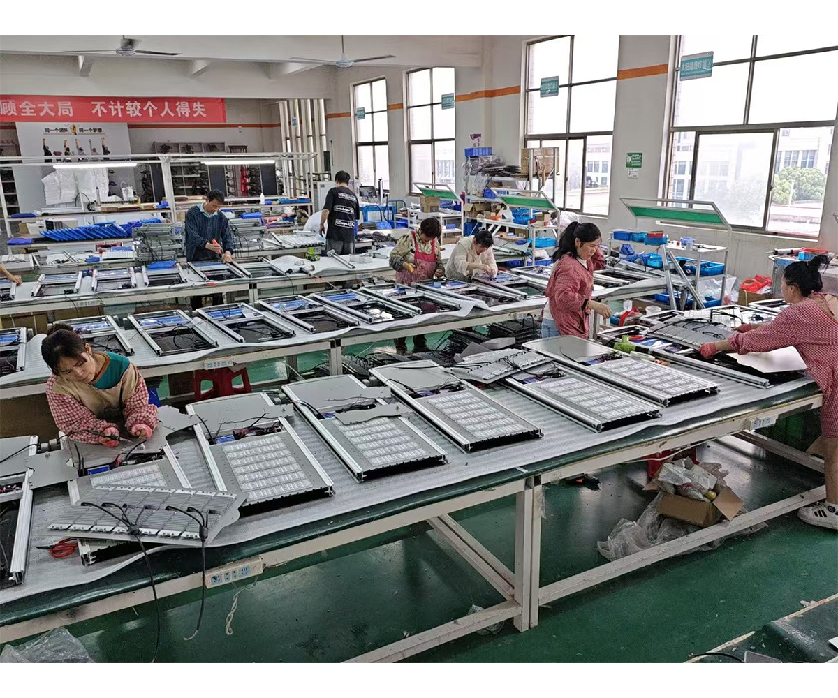 50W 70W 80W 100W Integrated Solar LED Street Light for Outdoor Use IP65 Rating Battery Power Supply