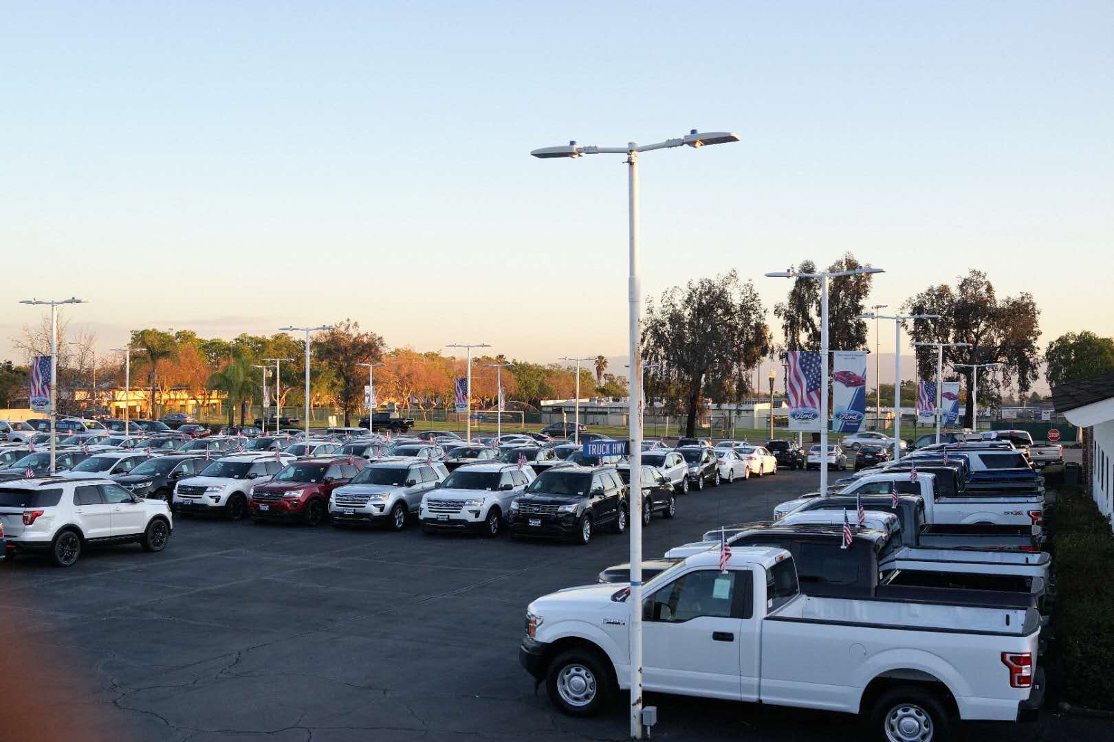 Ford car dealership