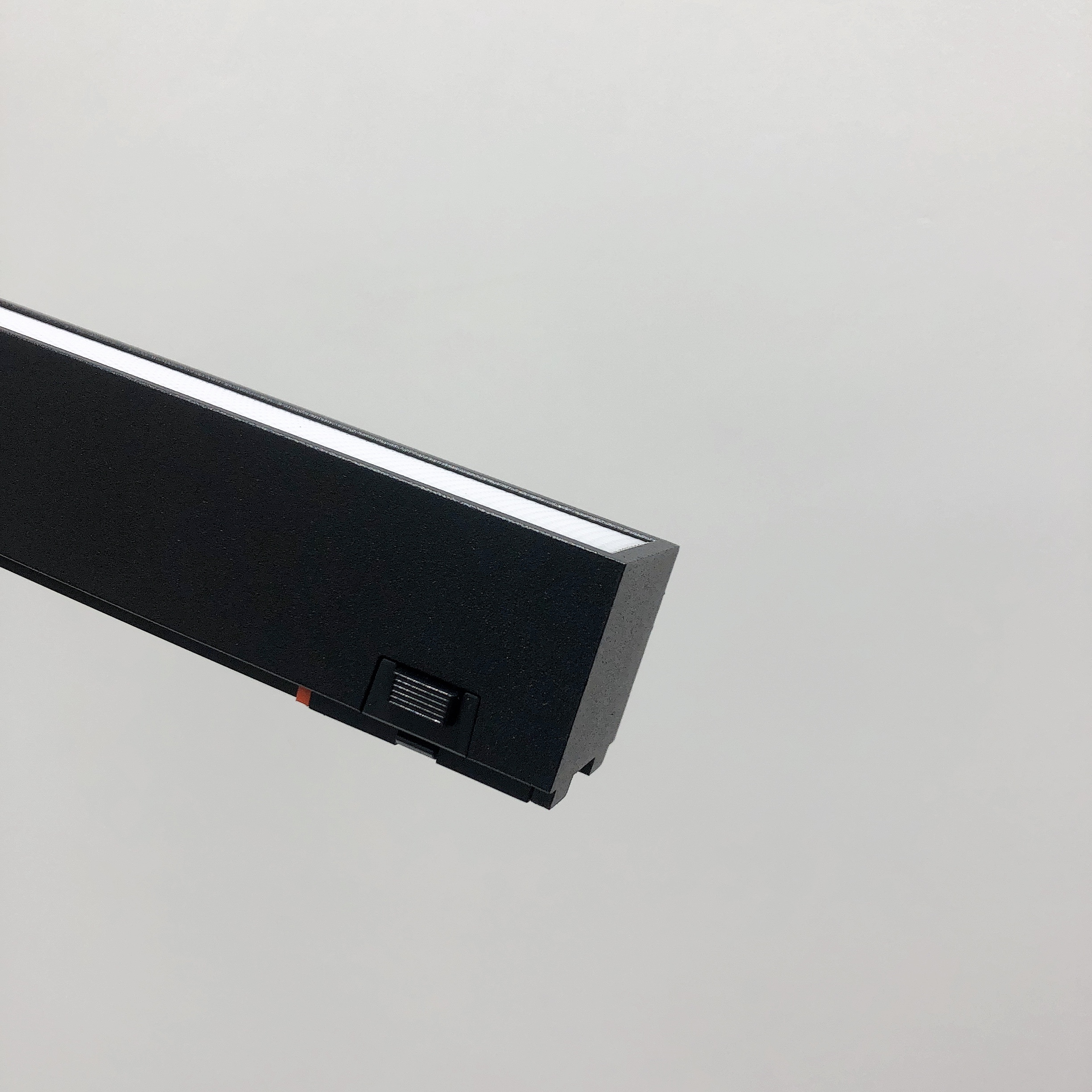Surface Mounted Ultra Thin Slim Magnetic Rail Smart Track System DC48V Magnetic Lights Diffuse Flood Track Light 12W 24W 30W