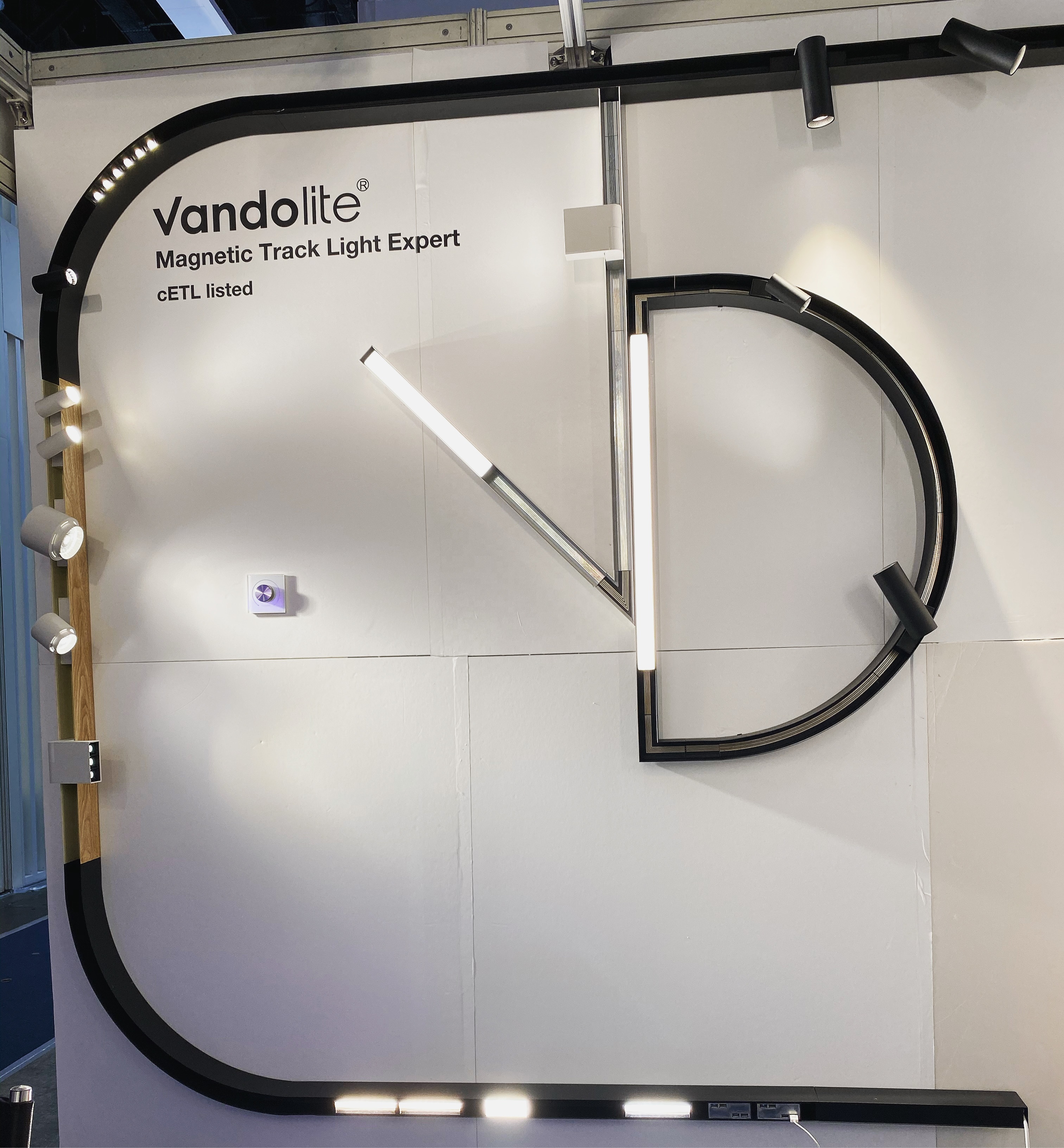 VANDO New Listing 2700K/3000K/4000K Retail Illumination Magneto Led Magnetic Track Light System