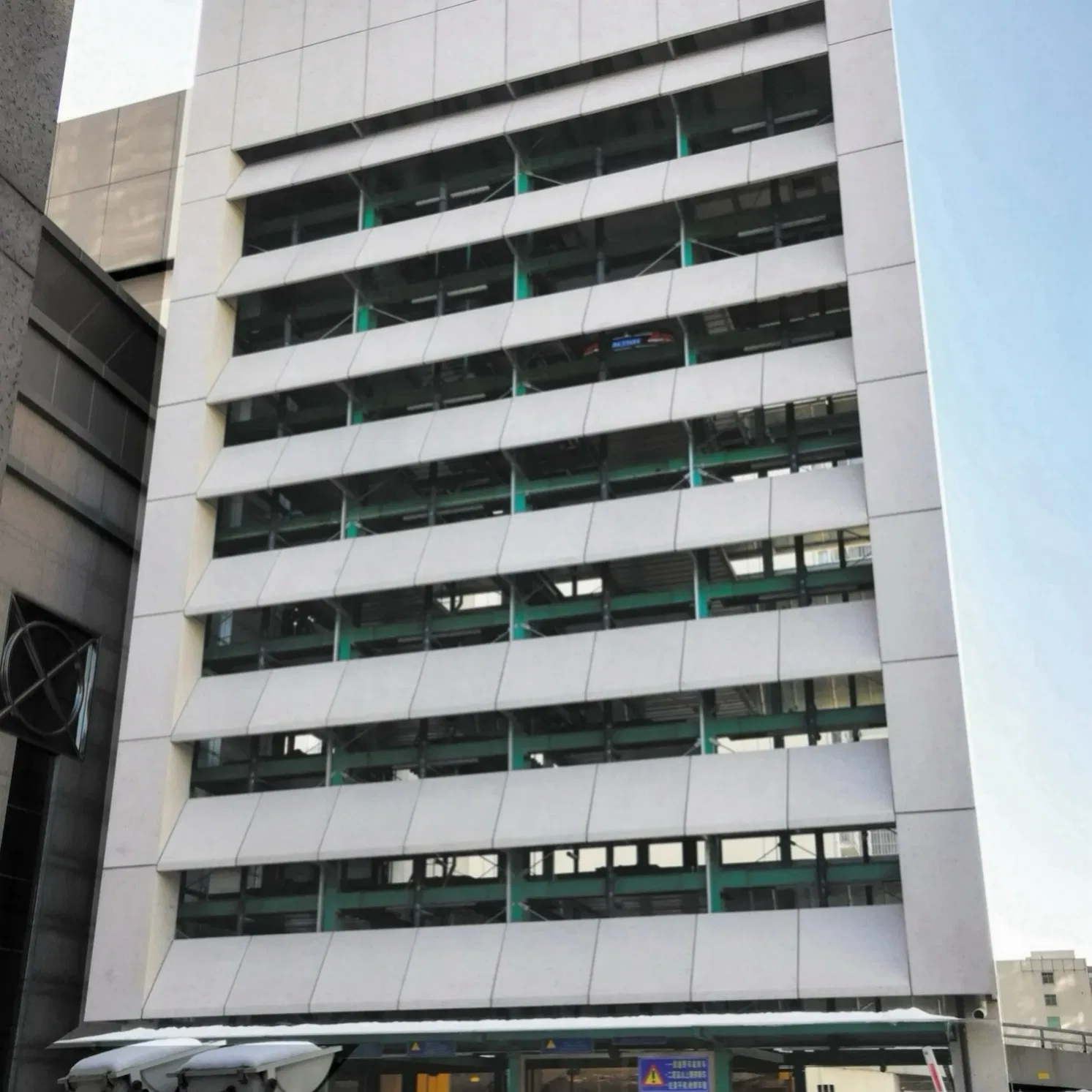 Energy Efficient Circular Vertical Lift Parking System with LED Lighting for 24/7 Operation