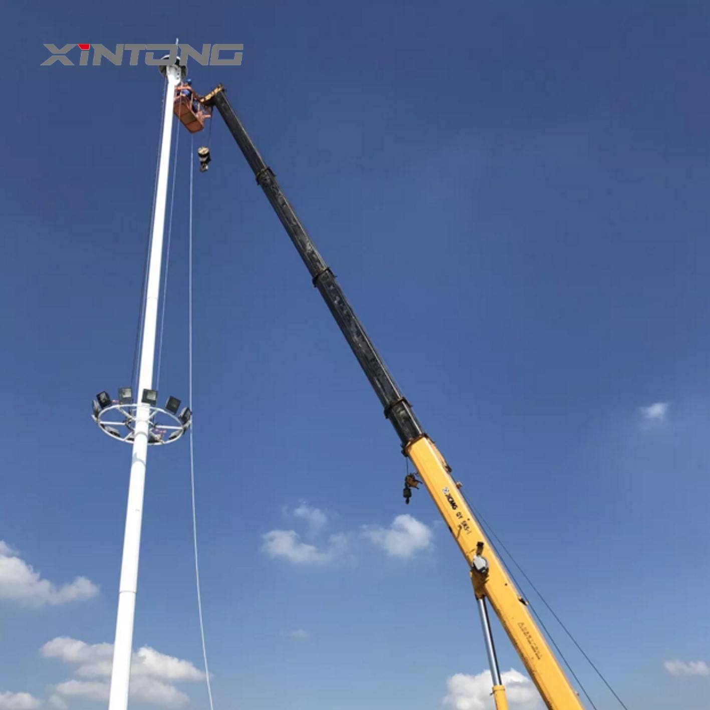 XINTONG High Mast Outdoor Tunnel Commercial Lighting LED High Mast Light for Football Field Stadium