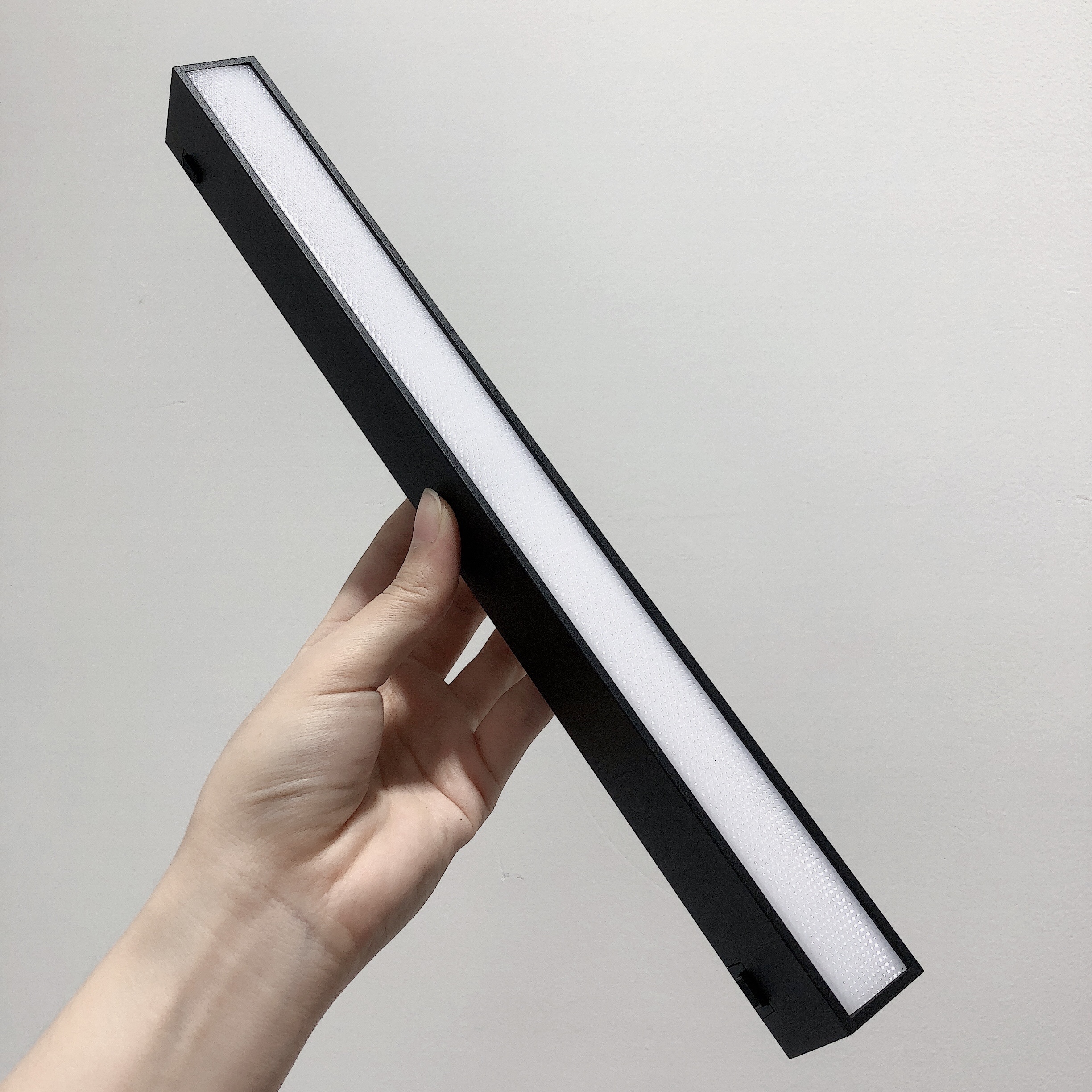 Surface Mounted Ultra Thin Slim Magnetic Rail Smart Track System DC48V Magnetic Lights Diffuse Flood Track Light 12W 24W 30W