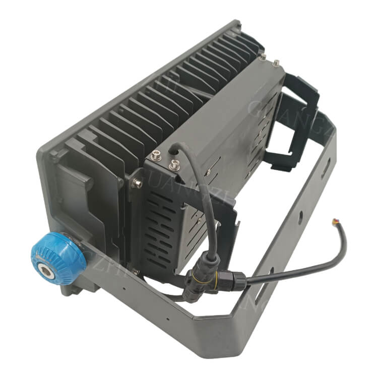 Anti Glare High Mast Floodlight Football Strong Body Reflector 1500W 2000W IP67 1000W LED Stadium Light for Badminton Golf Field