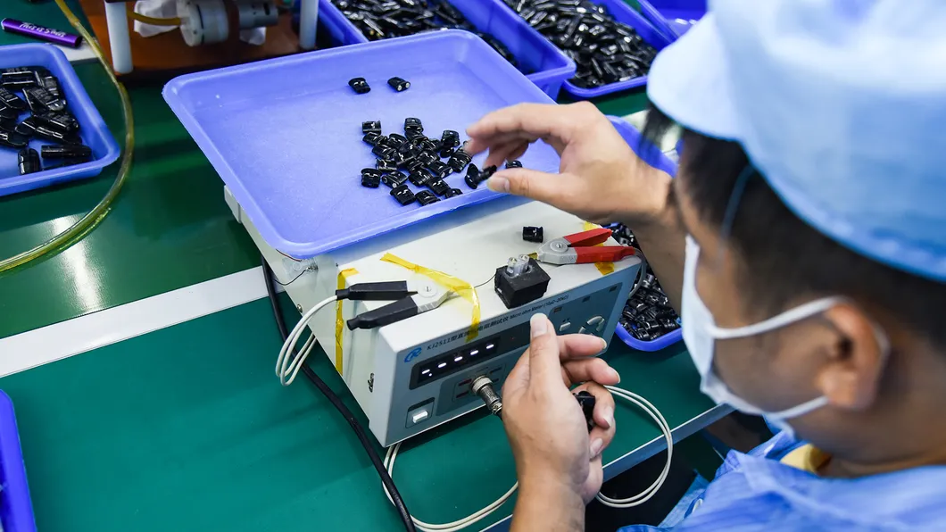 Cleanroom Assembly Line