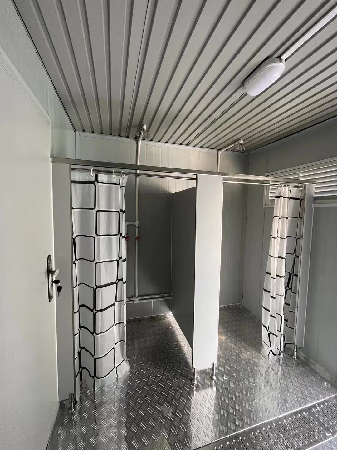 Resistente à Ferrugem 20FT Casa Modular Pré-fabricada Móvel Pré-fabricada Modular Destacável Personalizada Cor de Madeira Contêiner Casas com Banheiro
