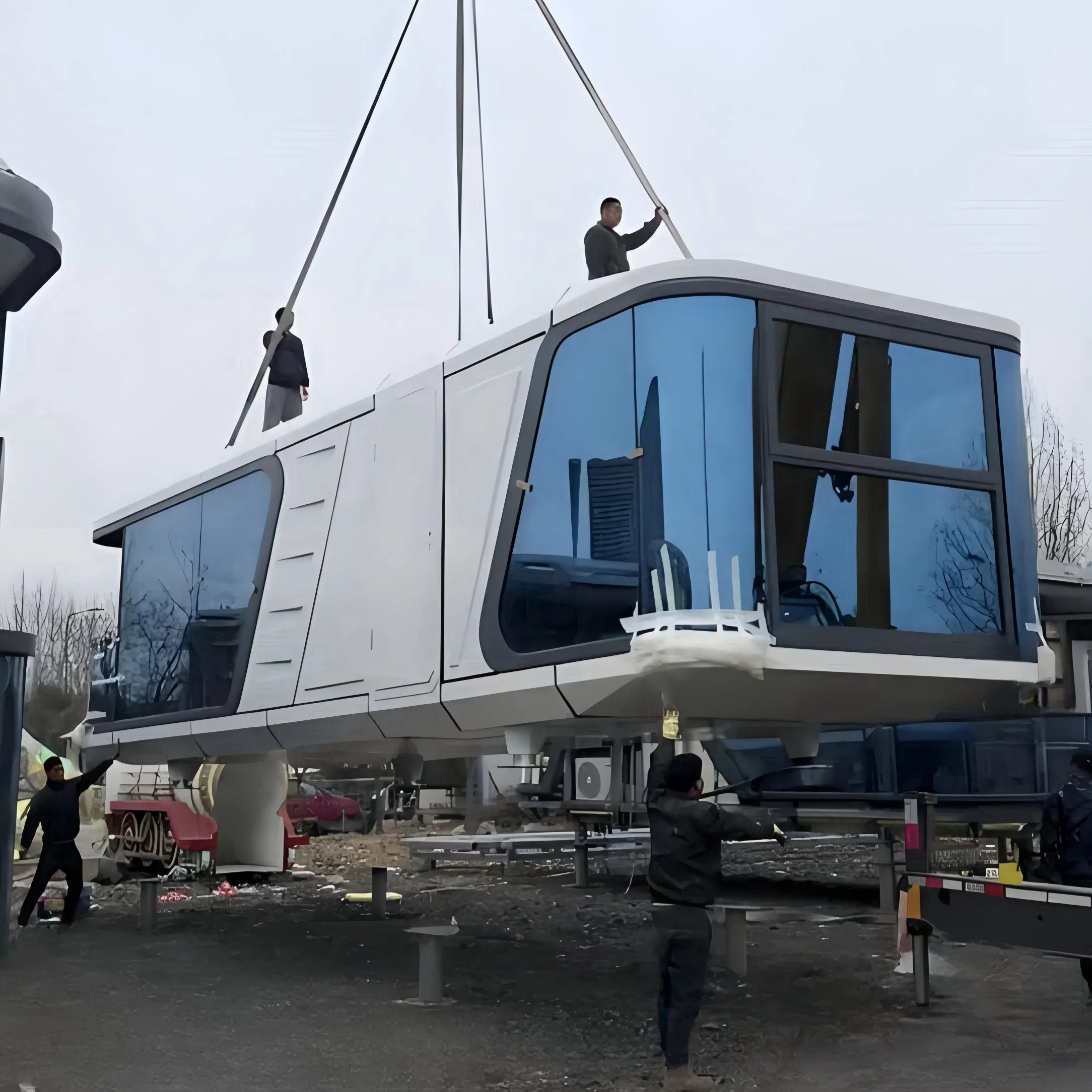 30FT Habitação Prefabricada com Energia Solar, Sistema de Fornecimento de Energia Off Grid, Design de Economia de Energia para Área Cênica Remota, Espaço de Vida Autossuficiente, Casa em Cápsula