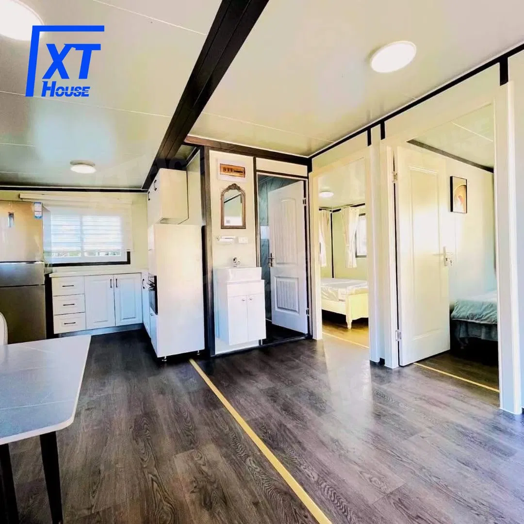 20FT/30FT/40FT Porta de Aço de Alta Qualidade Casa Modular Prefabricada Casa Contêiner Expandável Dobrável com Parede de Madeira 2 Quartos 1 Cozinha 1 Banheiro