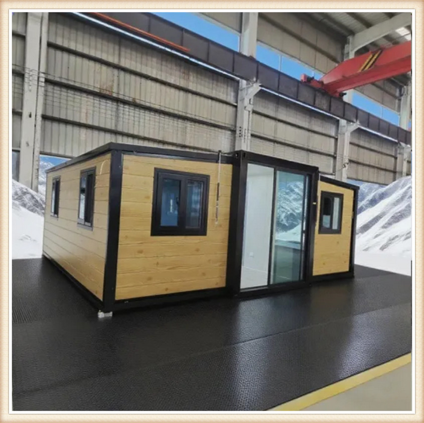 Espaço de Vida Confortável Isolado Acusticamente e Termicamente, Cabana Modular Dobrável para Glamping em Todas as Estações