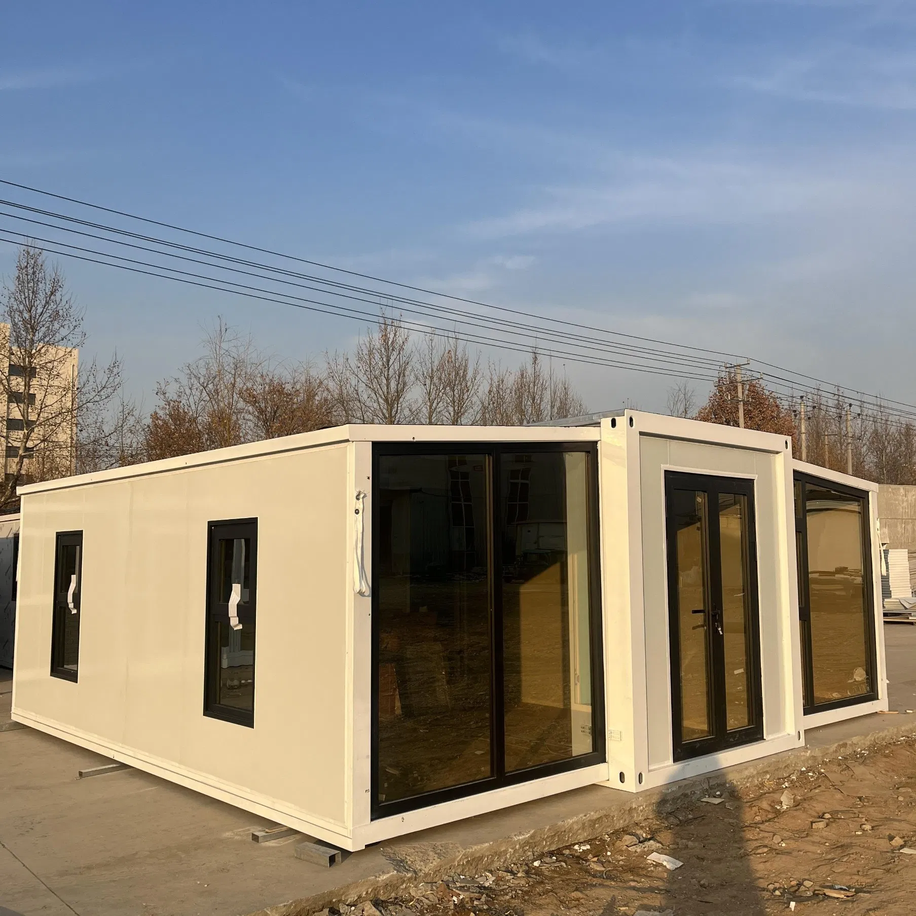 Casa Modular Independente com Telhado Solar Pronto, Suportes para Container Expandável, Casa Prefabricada Off Grid e Operação Remota Autossuficiente