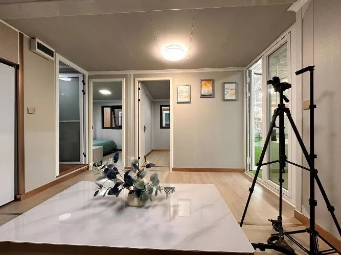 Interior 4