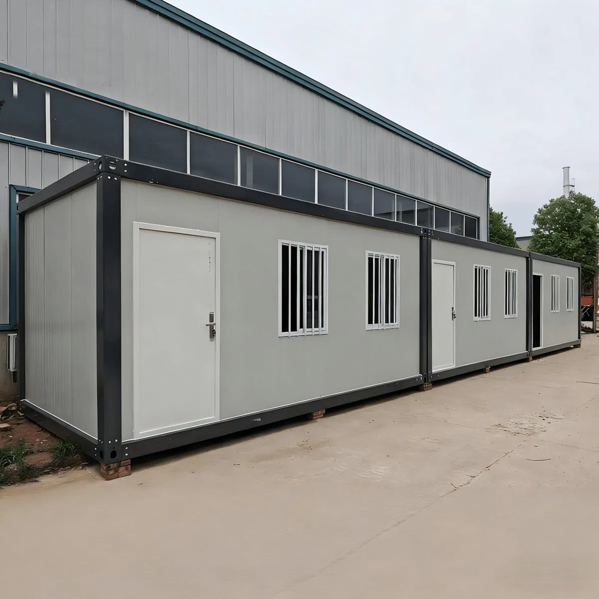 Casas Contêineres Modulares Portáteis Versáteis em Pacote Plano