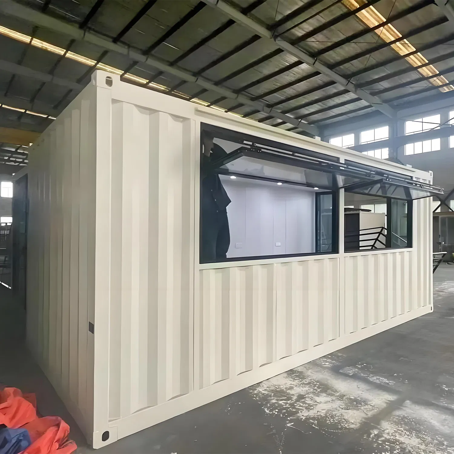 Casa Contêiner Modular Estilosa para Espaços de Vida Minimalistas