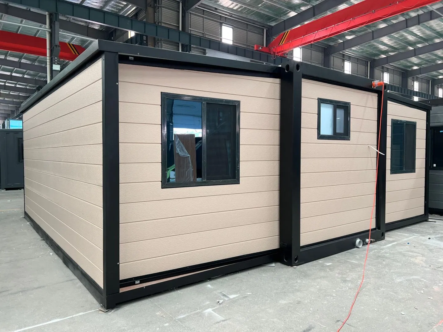 20FT 2 Casa de Contêiner de Jardim Expansível à Prova de Som com Duas Asas para Banheiro Casas Modulares com 3 Quartos