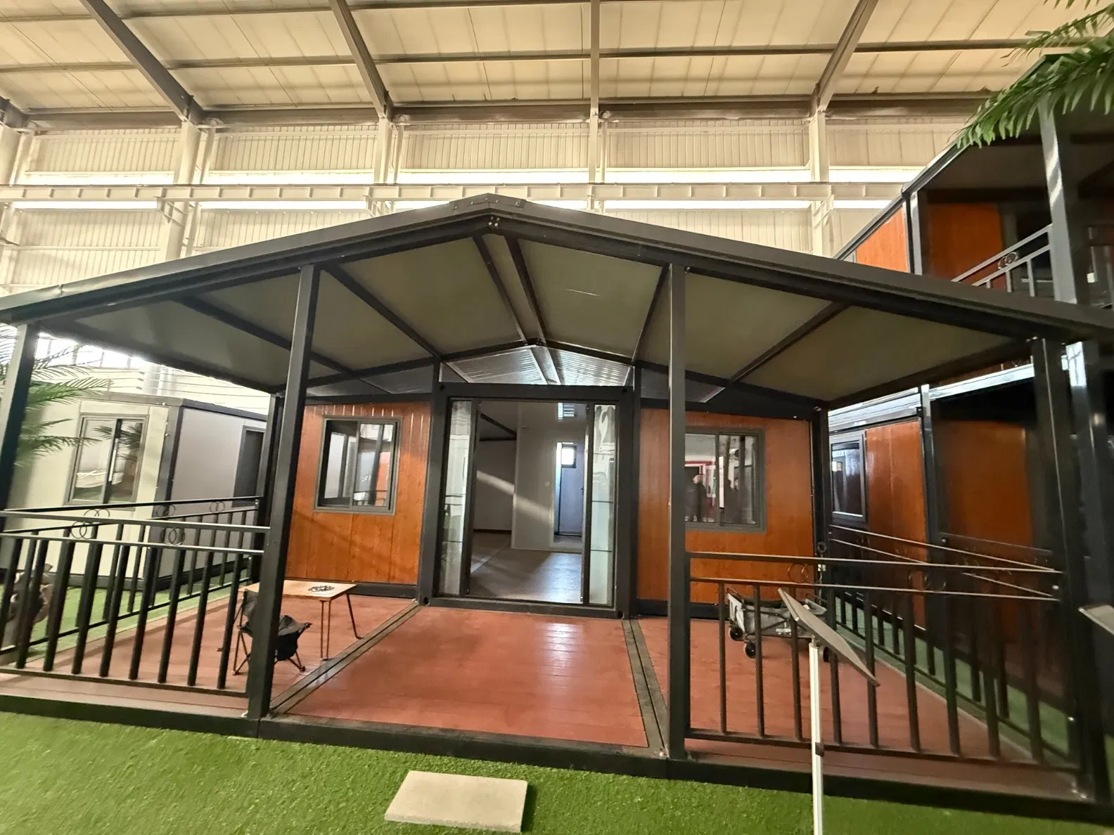 Pequena Casa Modular Prefabricada em Contêiner com Estrutura de Aço Leve