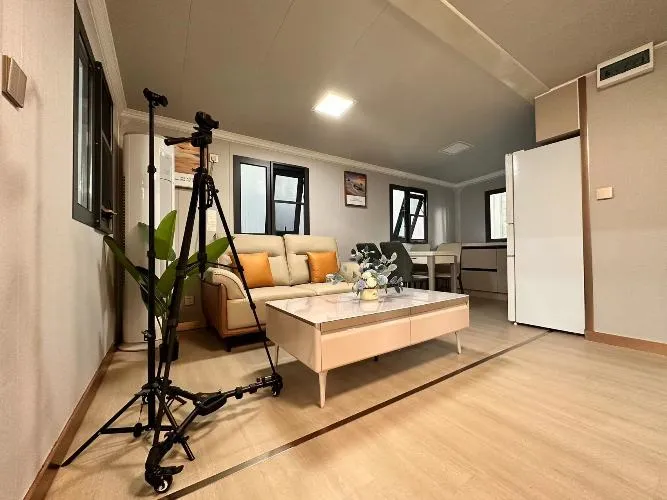 Interior 5
