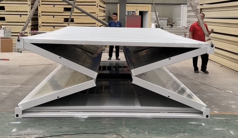 Casa Modular Prefabricada com Estrutura de Alta Resistência e Revestimento em Madeira, Adequada para Pequenos Escritórios e Residências