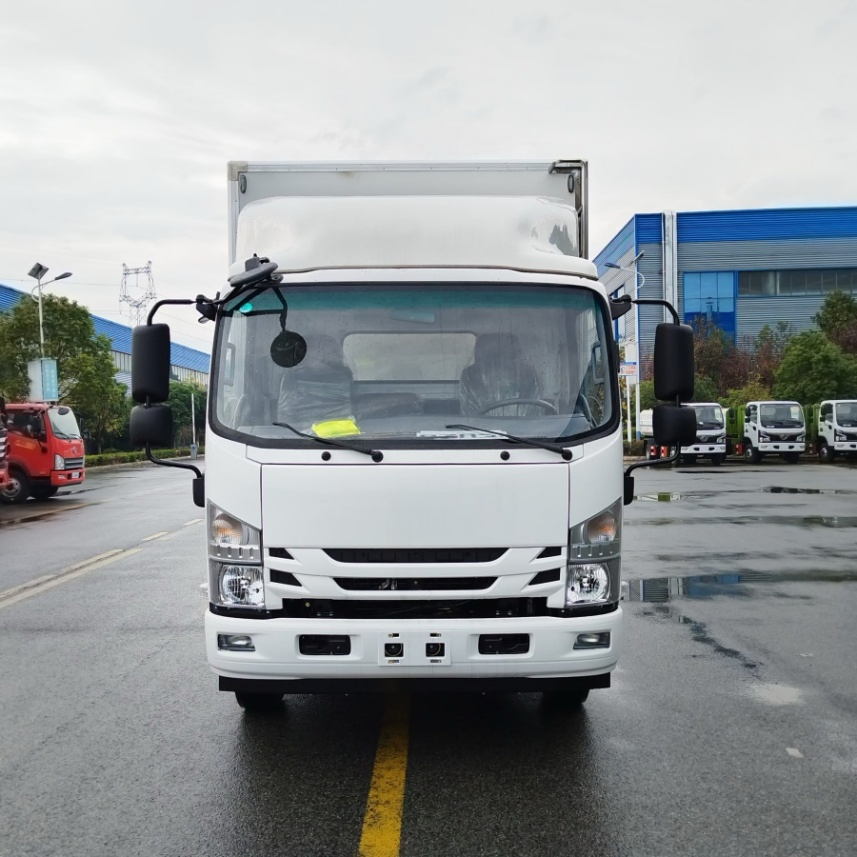 High Performance Refrigerated Truck Engineered for Extended Urban Deliveries with Superior Temperature Retention