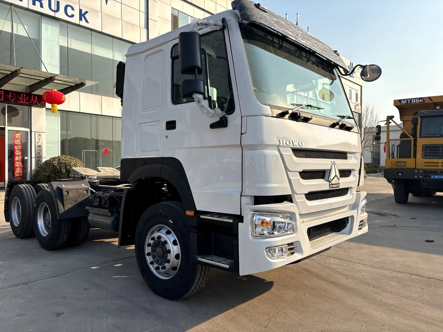 HOWO 371 6X4 Tractor Truck Fuel Efficient Design for Highway Transport