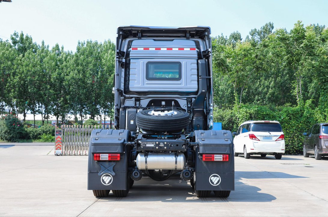 Foton Auman Galaxy, EU Certified, Coc,, Environmentally Friendly, Luxurious, Comfortable, High Torque, German TUV Certified.6*6,4*2,Tractor Truck, Tractor Unit