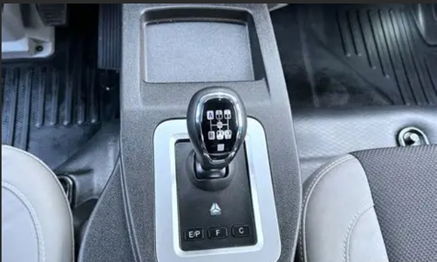 Used/New Sinotruk HOWO G5X Flatbed Truck - Weichai Power for Suburban Transport