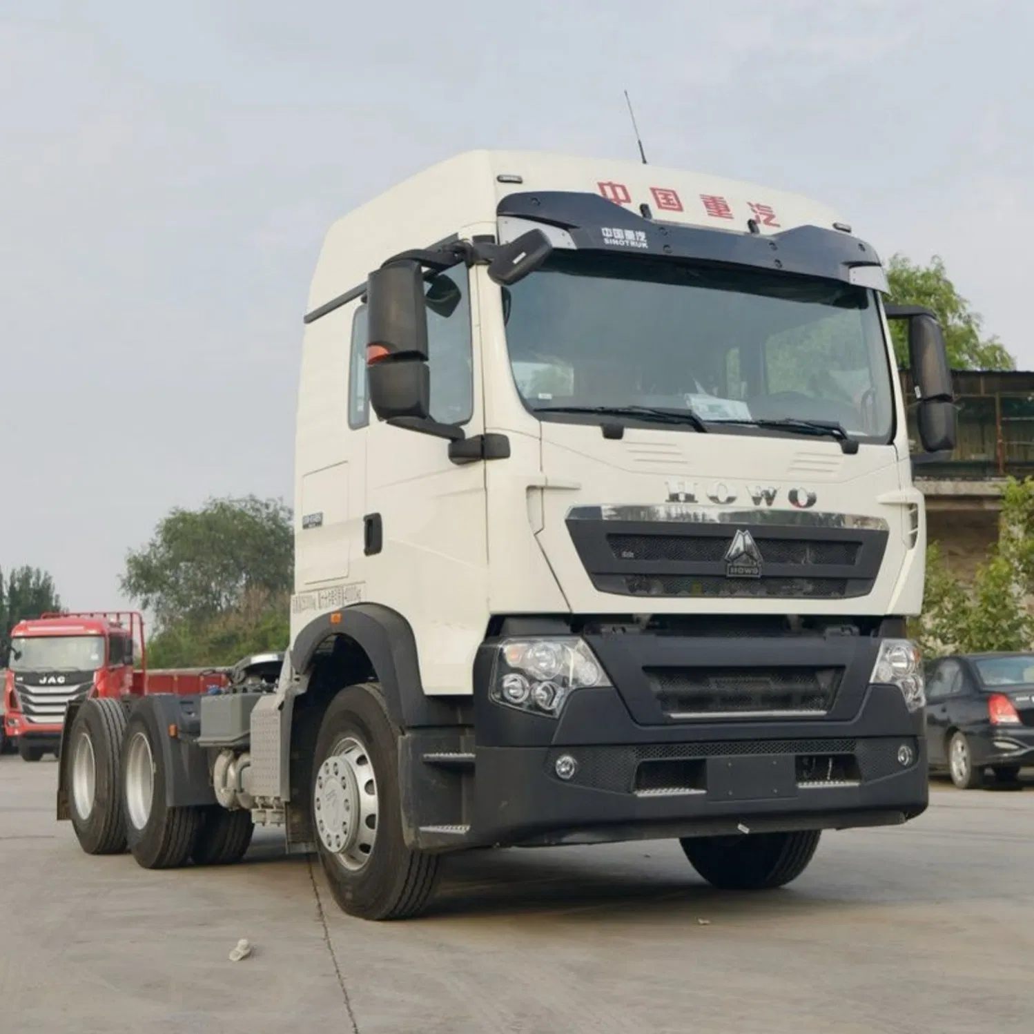 Smart Connected Sinotruk Tractor Truck Made in China Fleet Management System Logistics Efficiency