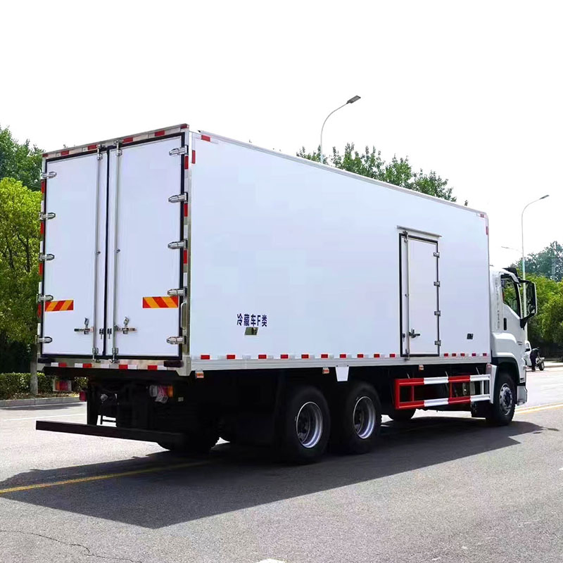 I Suzu15t Refrigerated Truck Right-Hand Drive, Large Refrigerator Transport Truck Frozen Van Truck