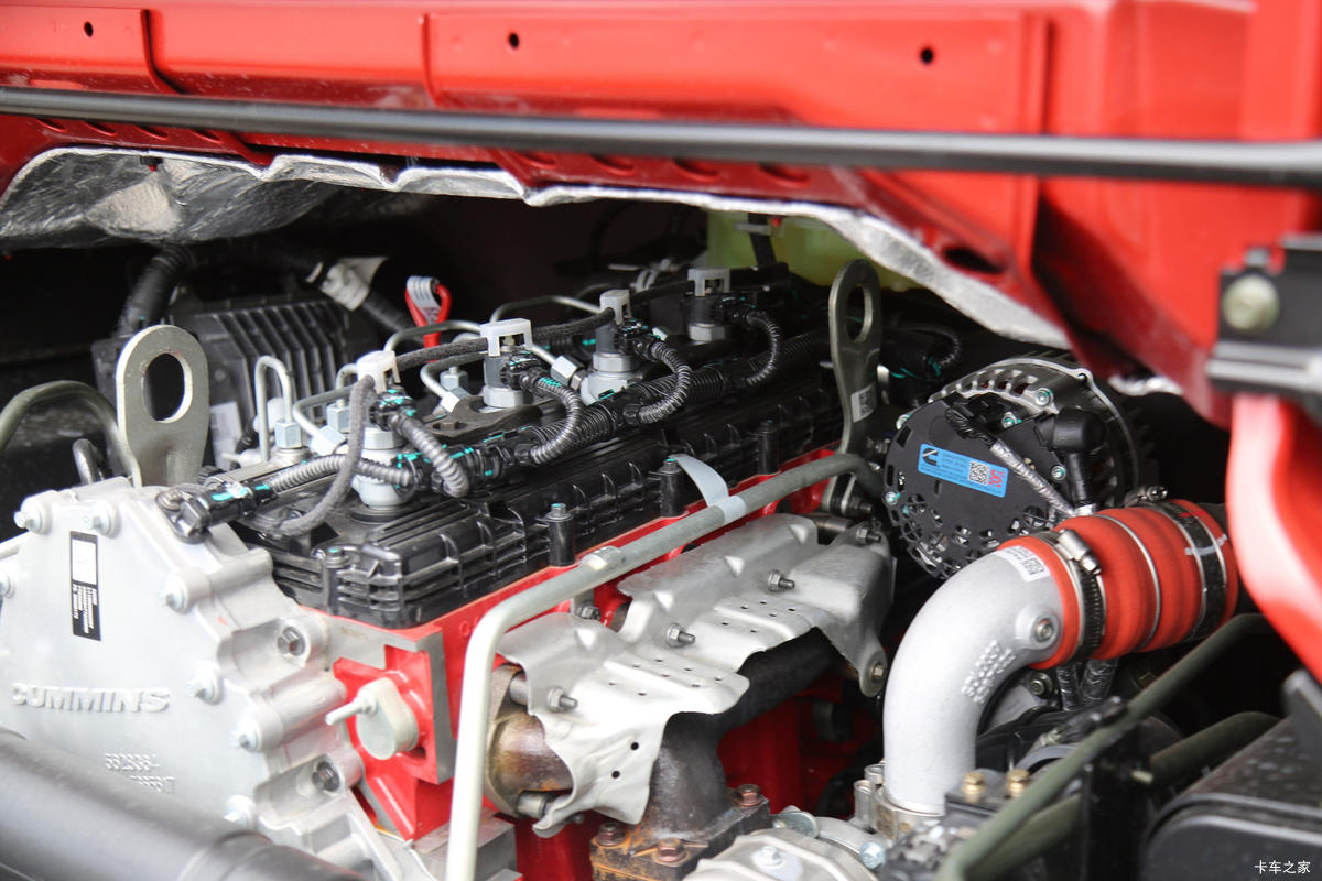 Multi-Purpose Aumark Trucks for Dependable Urban Delivery Operations