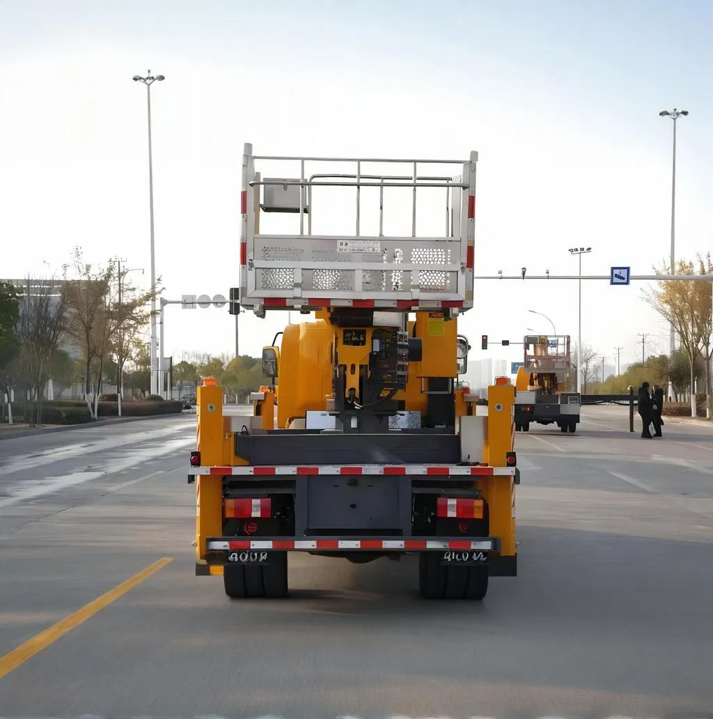 Sinotuck 33m Aerial Work Vehicle Truck with a Small Aerial Platform