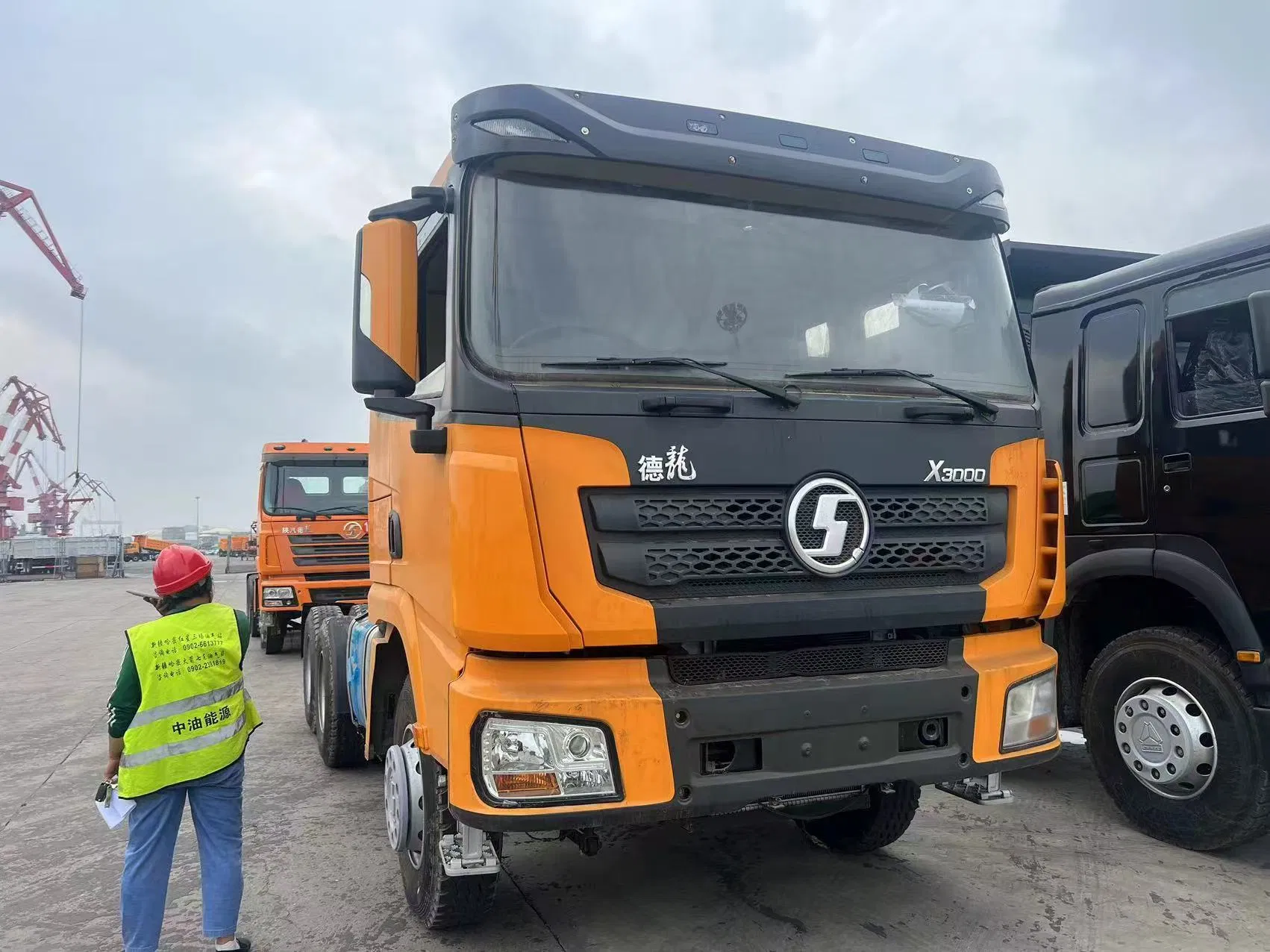 Shacman F3000 A7 371HP 8X4 6X4 Prime 10 Wheels Heavy Duty Used Dump Trailer Garbage Cargo Tractor Electric Transportation Transport Tipper Lorry Truck for Sale