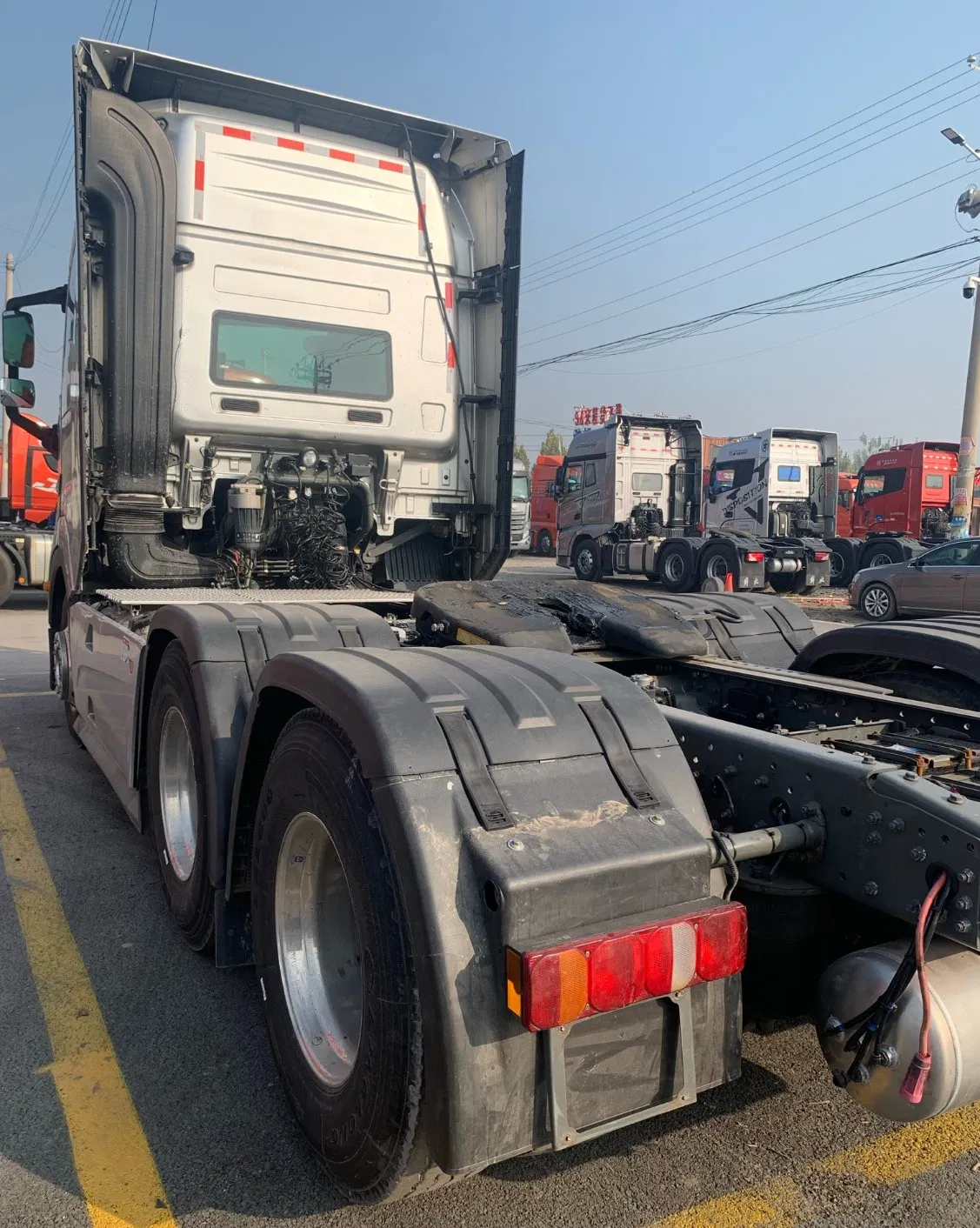 Used Tractor Yellow River X7 Heavy Truck 6X4 Logistics Distribution and Express Express Special Vehicles, The Ideal Choice for Long-Distance Logistics Transport