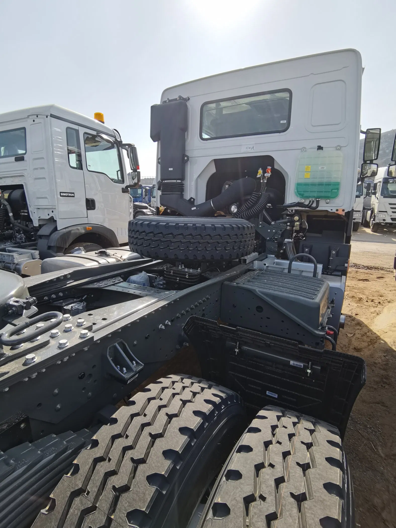 Tractor Head Tank Semi Trailer 6X4 Heavy Duty Mining Haul Truck