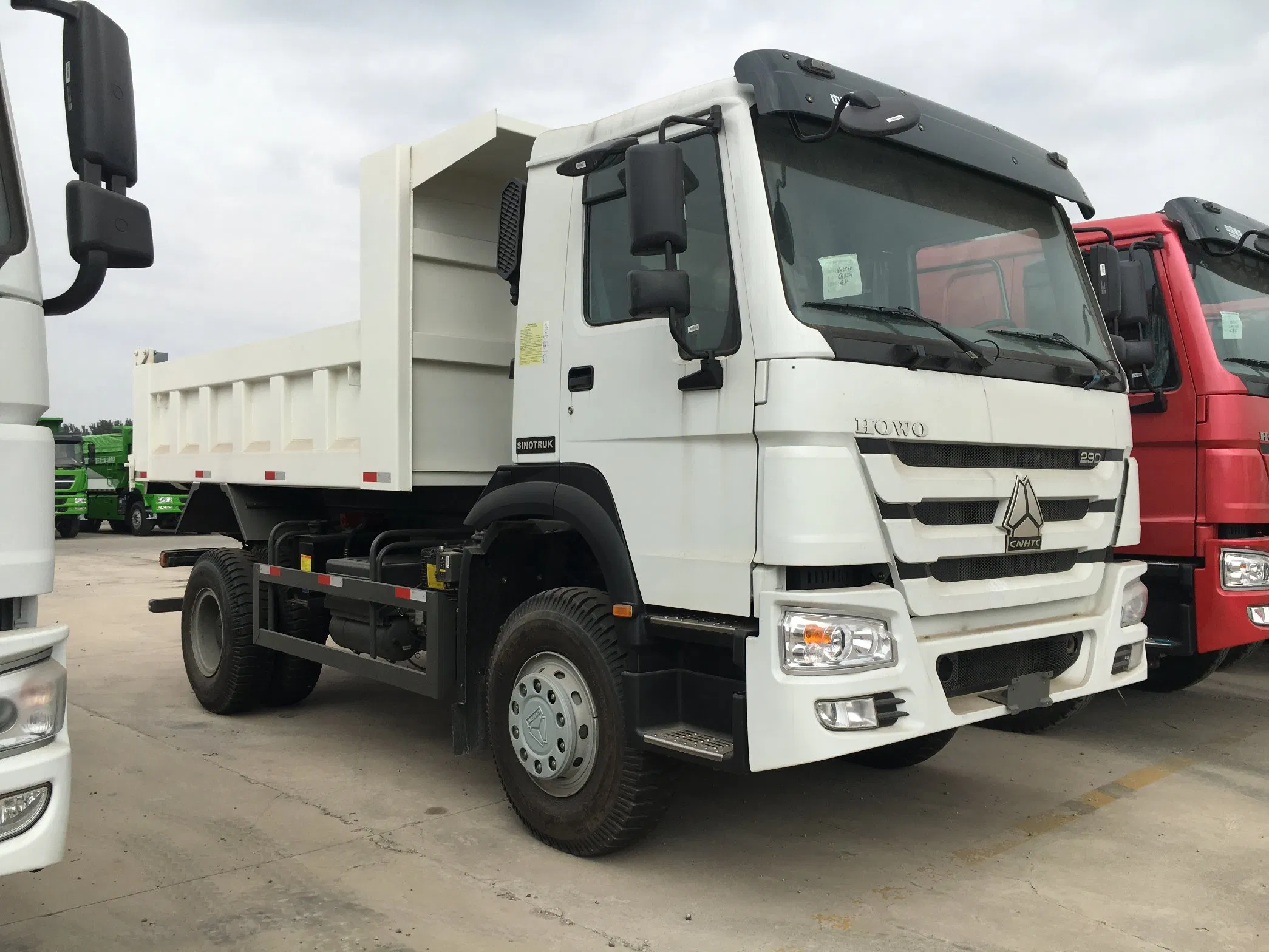 Sinotruk HOWO 371HP-380HP 25t-100t 8*4 Or6*4 Heavy Duty Used Transport Delivery Lorry Electric 12 Wheels Transportation Cargo Tipper Dump Truck for Sale