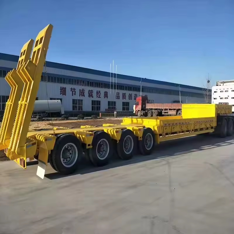 Flatbed Truck for Cargo Distribution and Logistics