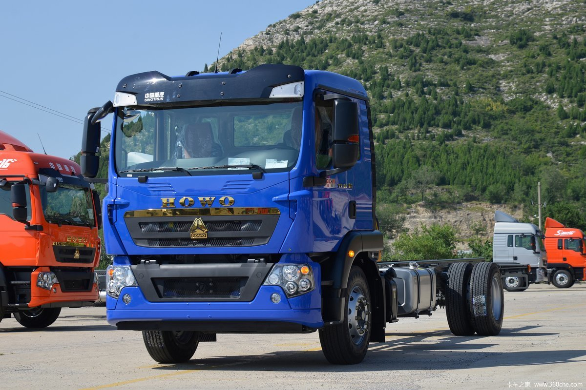 Sinotruk New HOWO Nx Hohan 4X2 6X4 10 Wheels Transport Semi Trailer Head Heavy Duty Cargo Fuel Diesel Flatbed Prime Mover Towing Tractor Truck