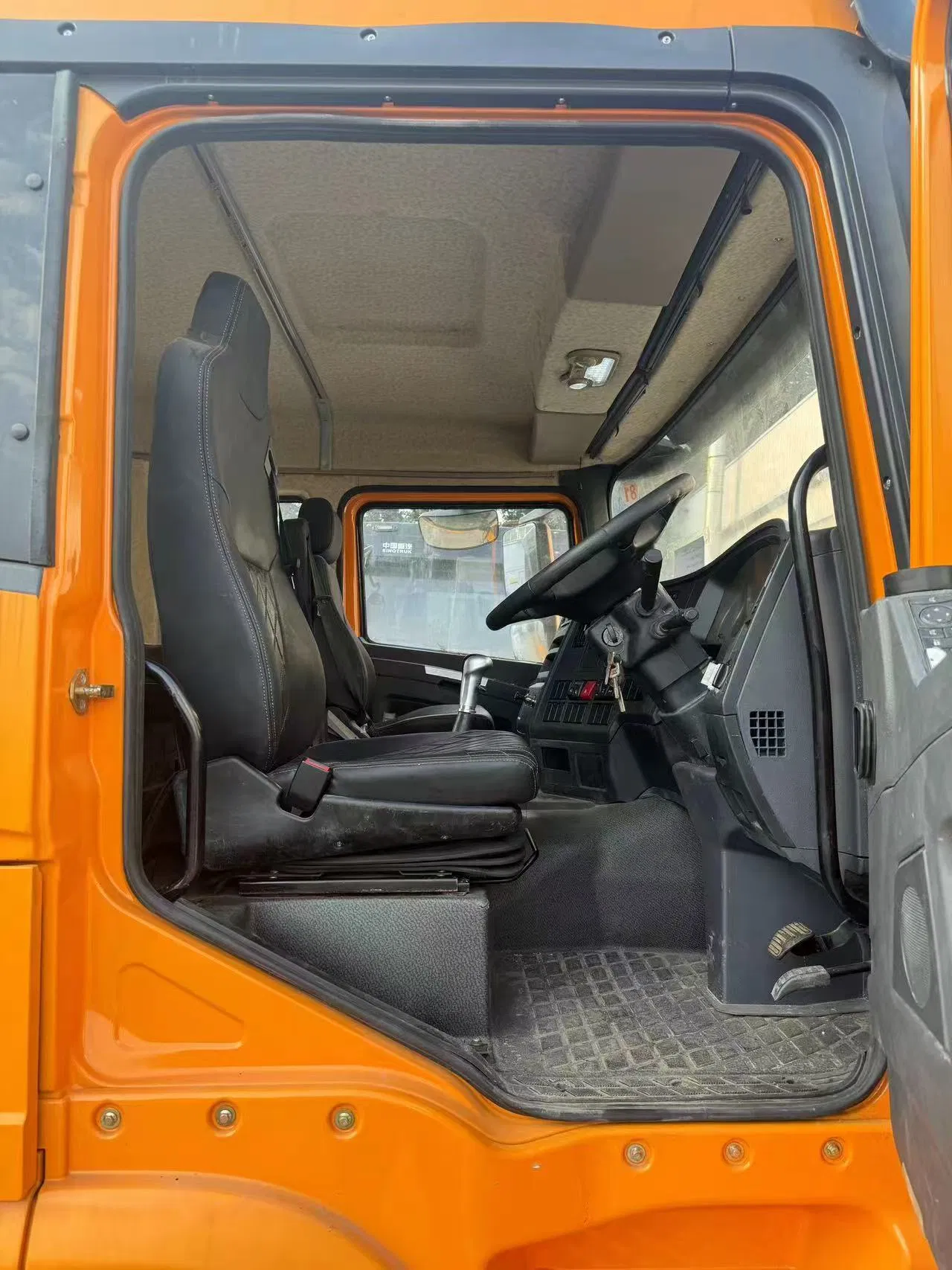 Shacman F3000 A7 371HP 8X4 6X4 Prime 10 Wheels Heavy Duty Used Dump Trailer Garbage Cargo Tractor Electric Transportation Transport Tipper Lorry Truck for Sale