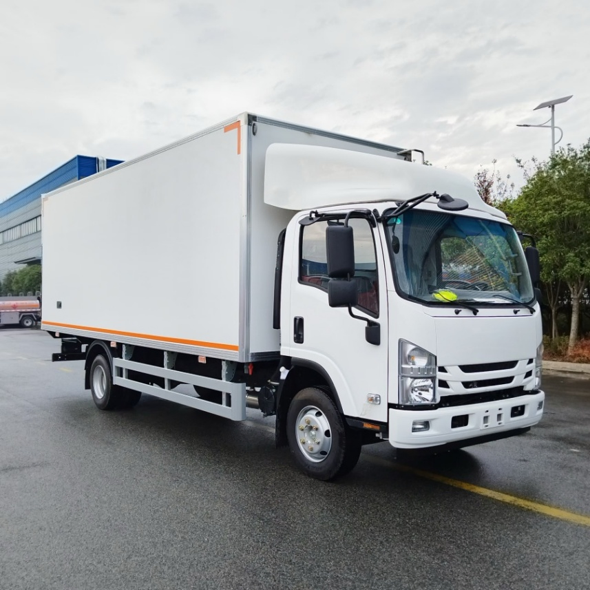 High Performance Refrigerated Truck Engineered for Extended Urban Deliveries with Superior Temperature Retention