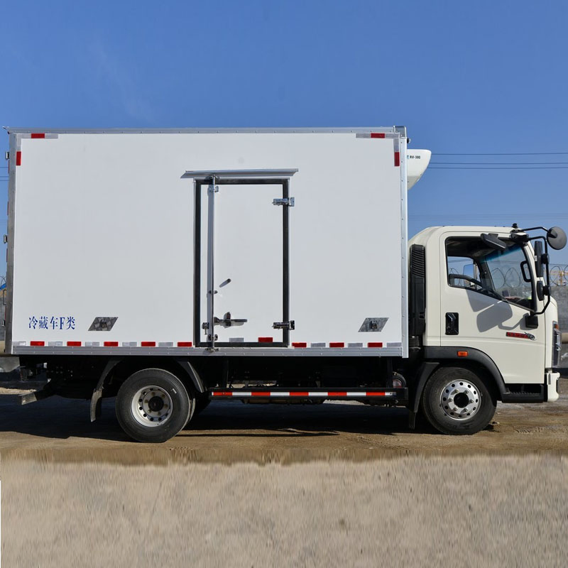 Dongfeng Sinotruk Jmc JAC Foton Small Cold Refrigerator Freezer Refrigerated Commercial Van Box Cargo Mobile Food Light Transport Truck Reefer Price for Sale