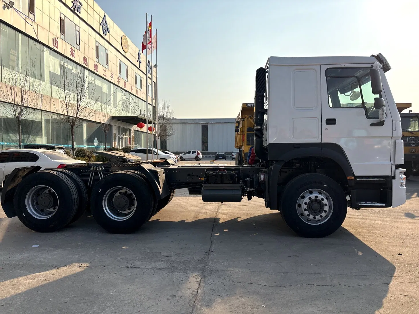 HOWO 371 6X4 Tractor Truck Fuel Efficient Design for Highway Transport