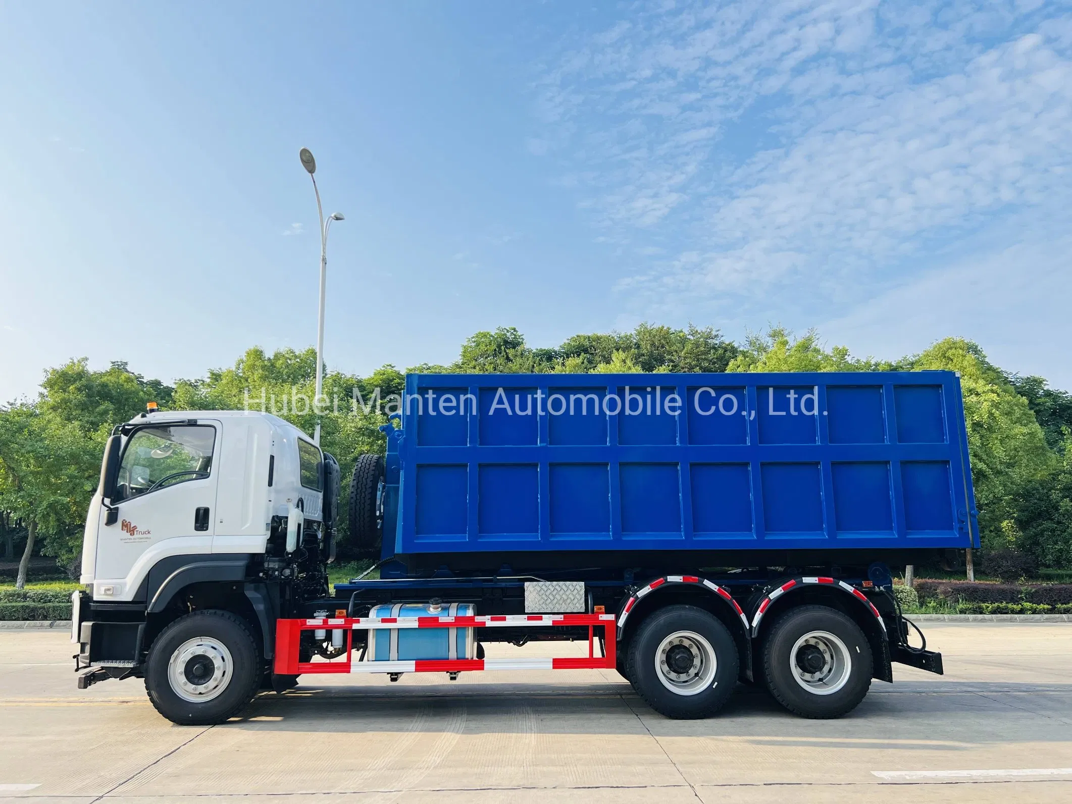 Isuzu Giga Hydraulic Lifter Bin Garbage Truck with Roll Arm Container for Transport Garbage