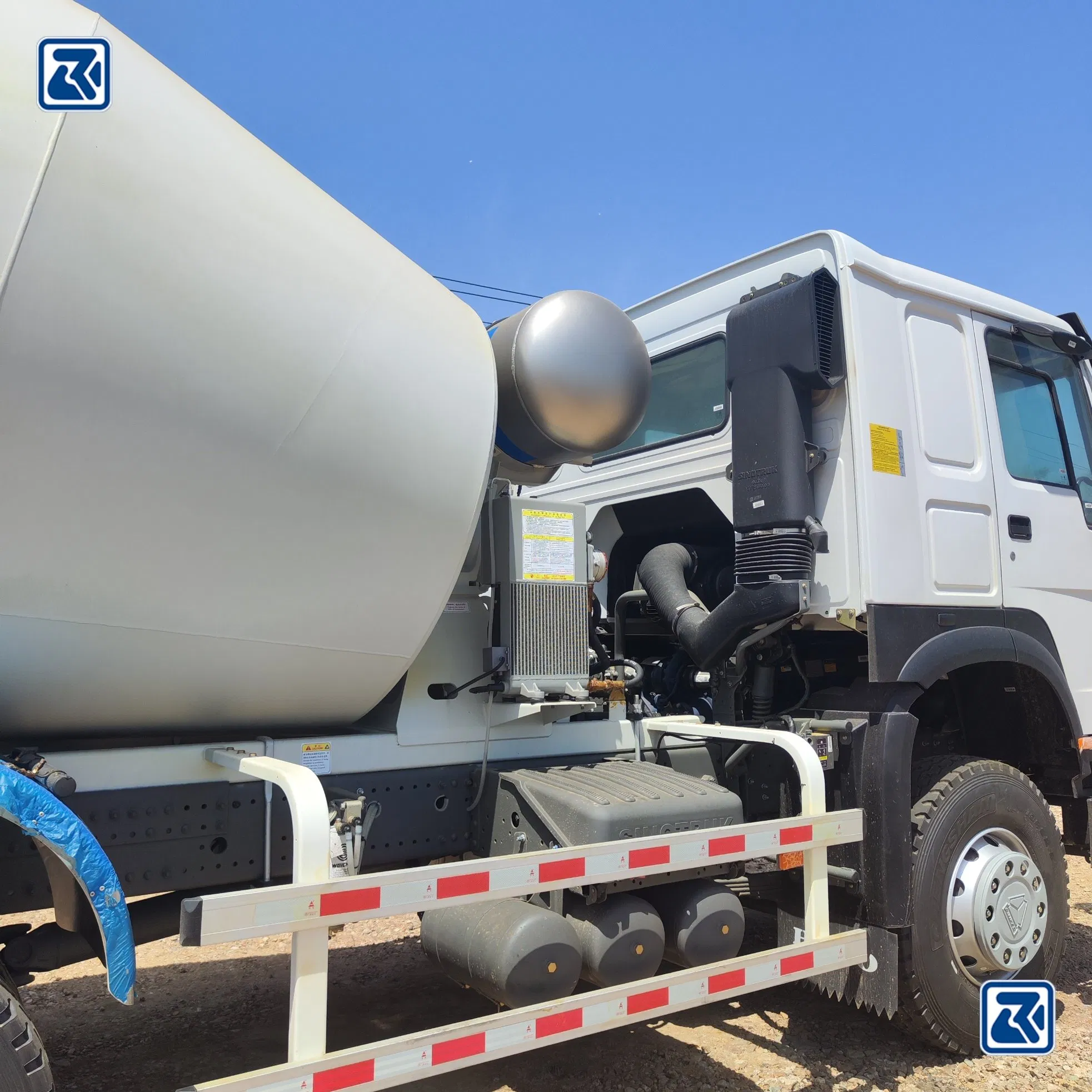 Chinese/China/Cnhtc Best Self Loading Electric Sinotruk HOWO Vehicle Hydraulic Pump 16m3 Heavy Duty Concrete Mixer Truck for Cement/Transportation