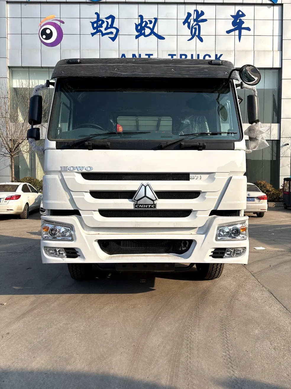 HOWO 371 6X4 Tractor Truck Fuel Efficient Design for Highway Transport