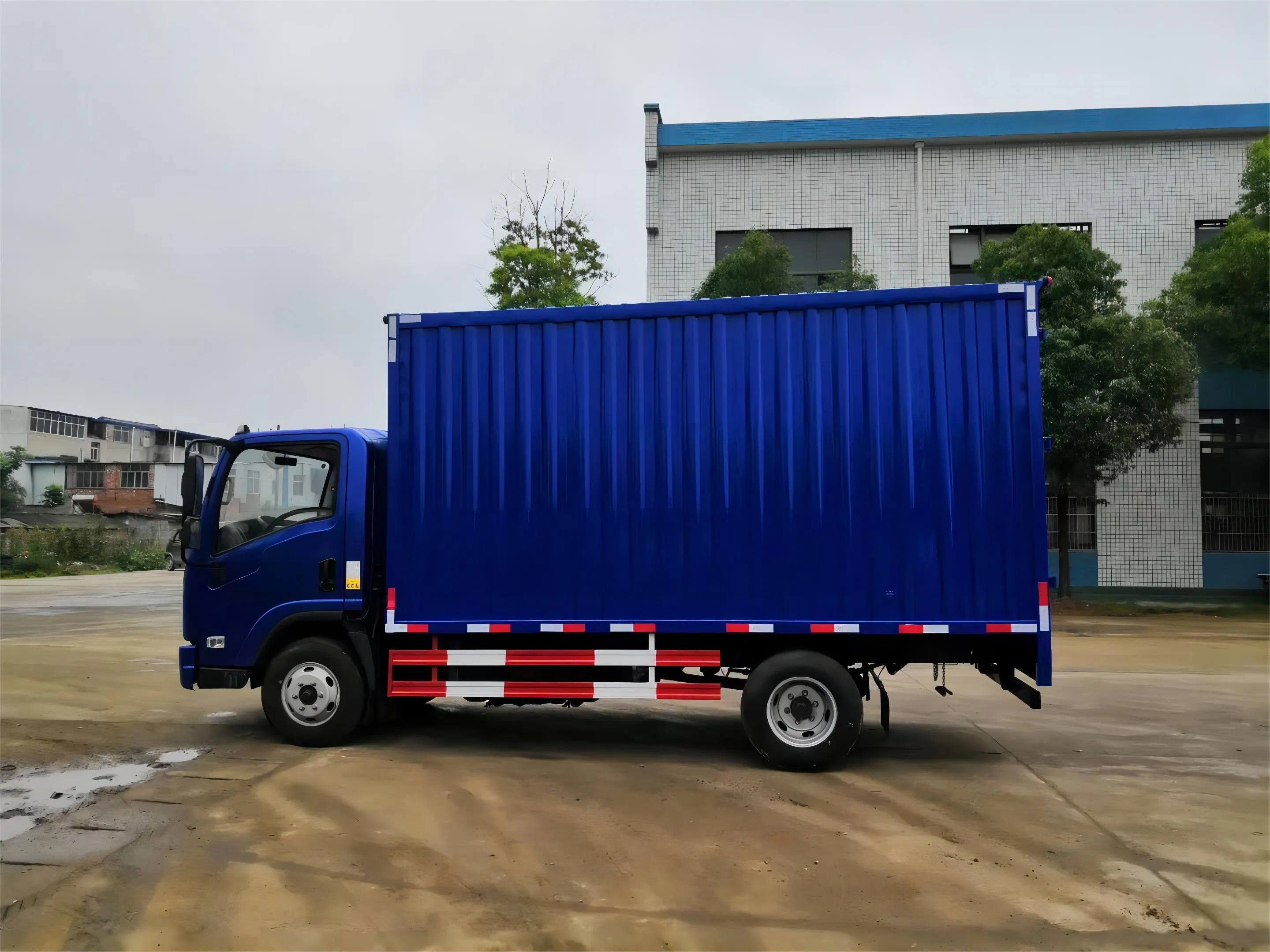 4m Box Cargo Truck Small Van Lorry Light Goods Vehicle