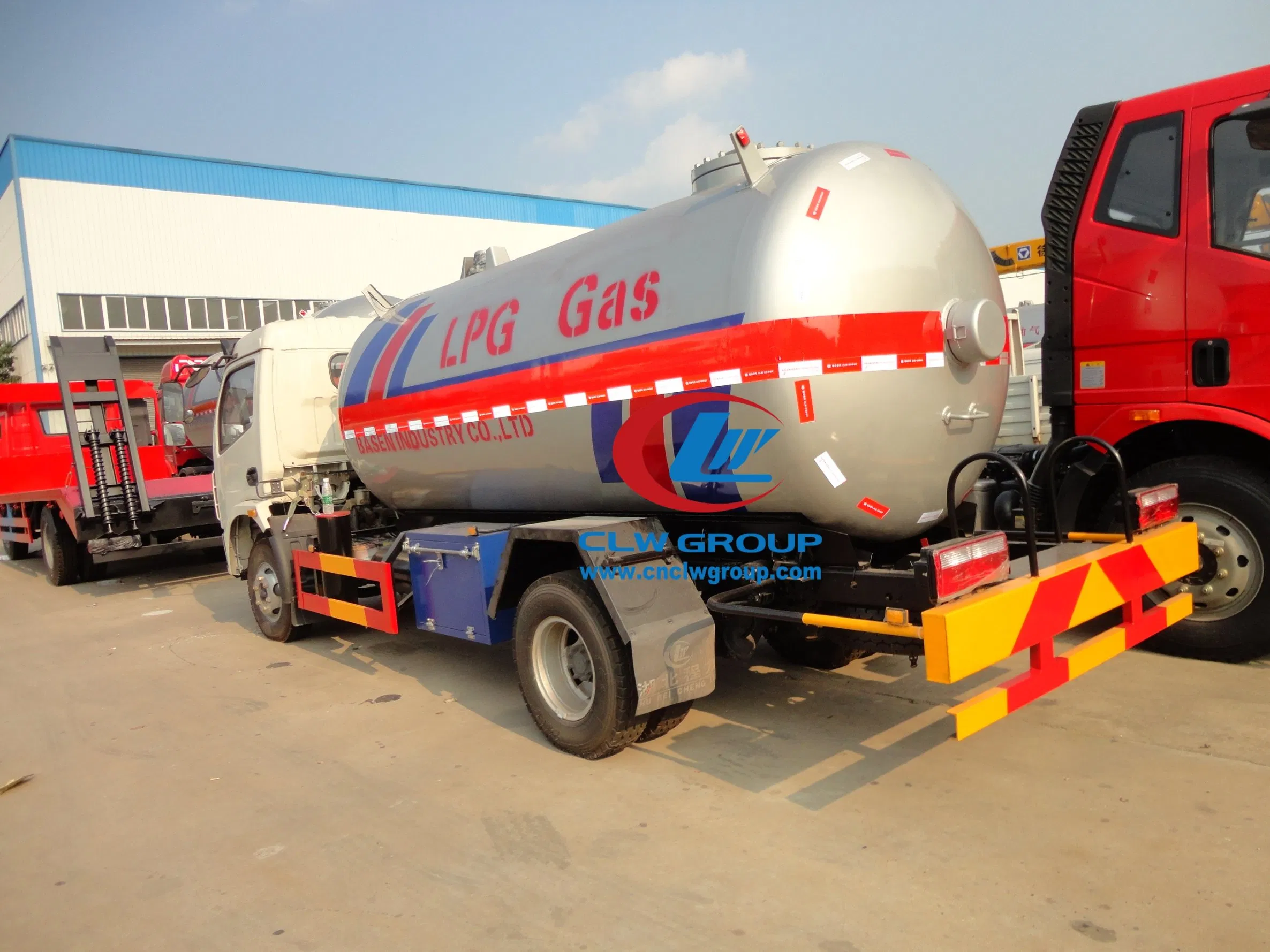Dongfeng 5m3 8m3 Methane Storage Tank Container LPG Truck Trailer with Pump Transport Tanker Small LPG Bobtail Truck
