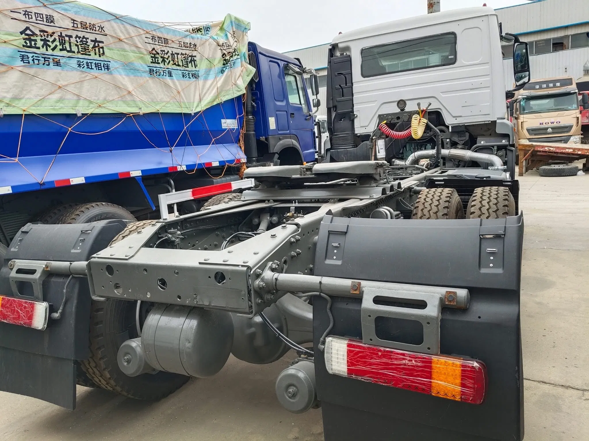 Fuel-Saving 6×4 HOWO Tractor Truck for Highway Transport of Containers and Industrial Goods