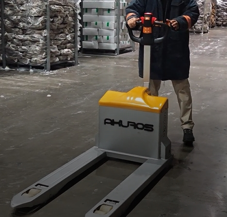 Durable High-Grip Protective Shielded-Core Pallet Truck for Cold Chain Logistics &amp; Distribution