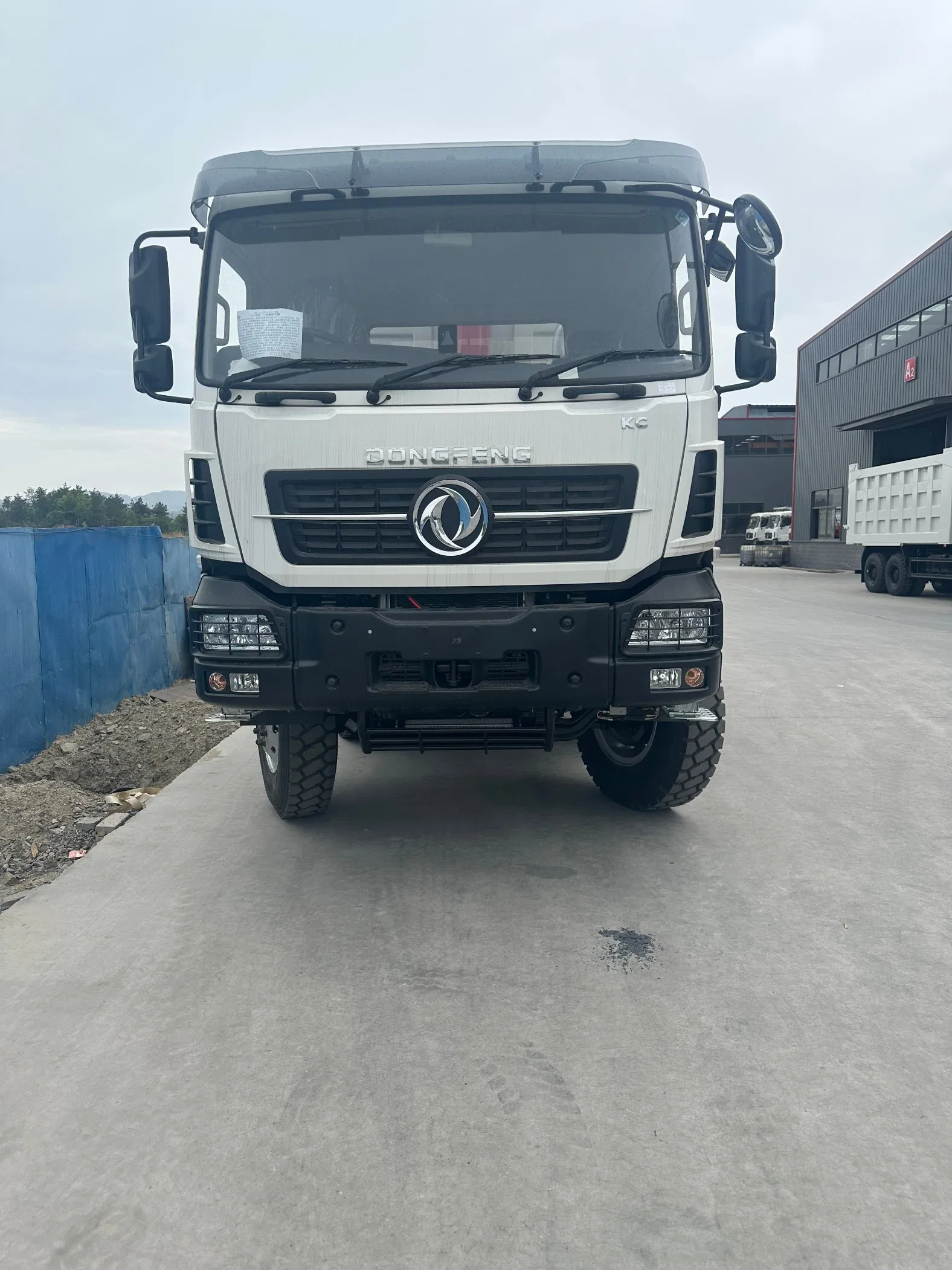 New Dongfeng 8X4 Rhd Dump Truck Tipper Truck Construction Debris Truck