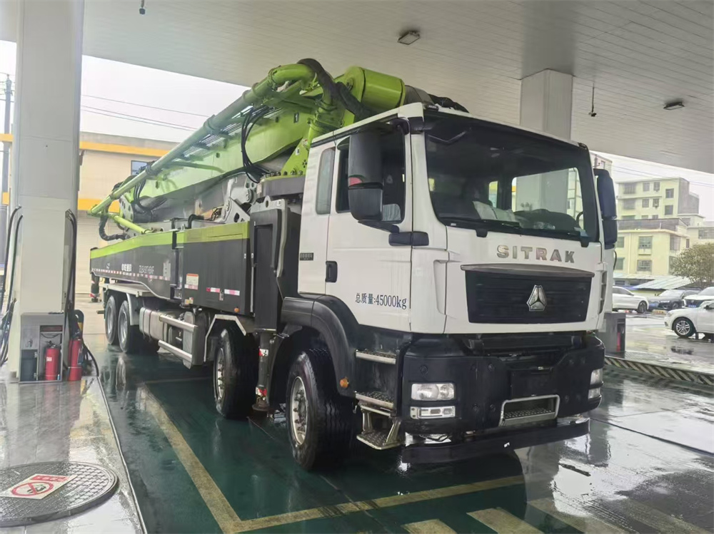 High-Capacity Used 59m 62m 67m Cement Boom Pump Truck Featuring Zoomlion Electric Drive System